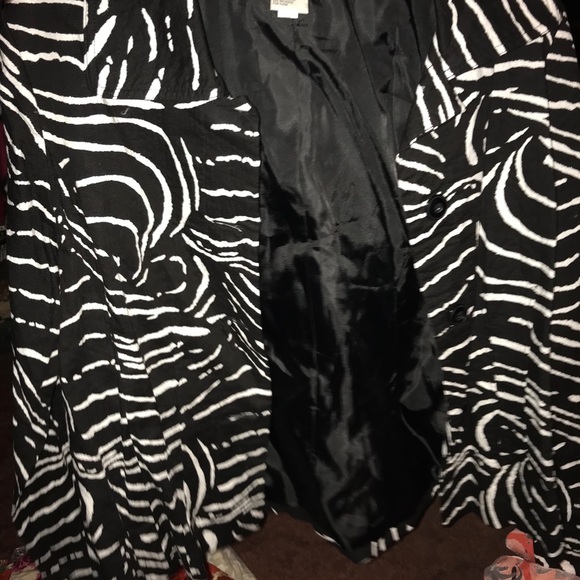 Jackets - Picture 4 of 7